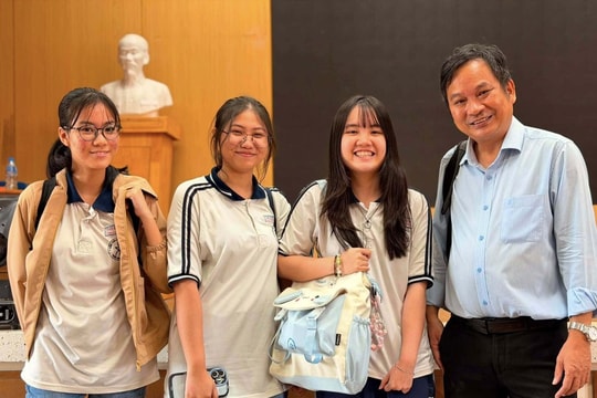 Nữ thủ khoa đầu tiên trong lịch sử Trường Phổ thông Năng khiếu