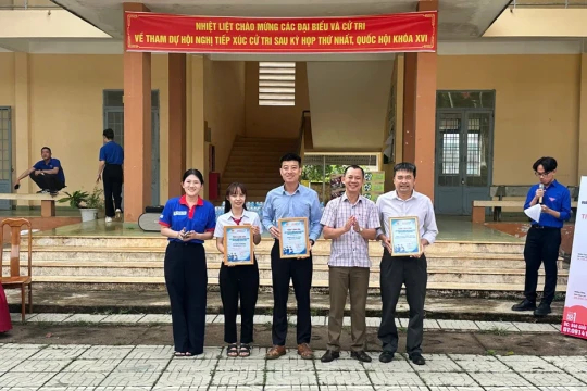 Tiếp thêm động lực cho sĩ tử Đắk Lắk