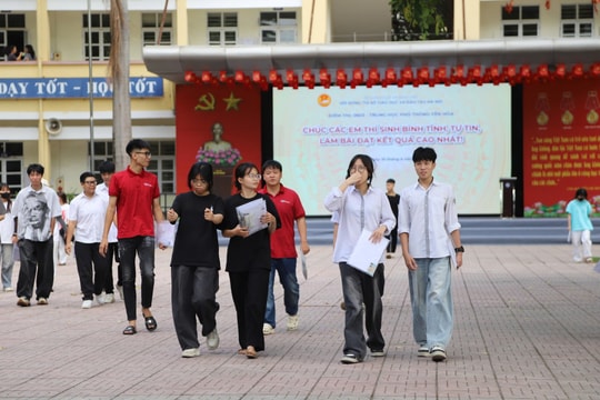 27 thí sinh bị đình chỉ thi do vi phạm quy chế sau ngày thi đầu tiên