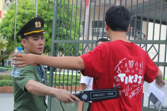 Hà Tĩnh đồng loạt sử dụng máy quét an ninh tại 35 Điểm thi
