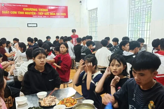 Sĩ tử vùng cao được tiếp sức bằng những hoạt động ý nghĩa