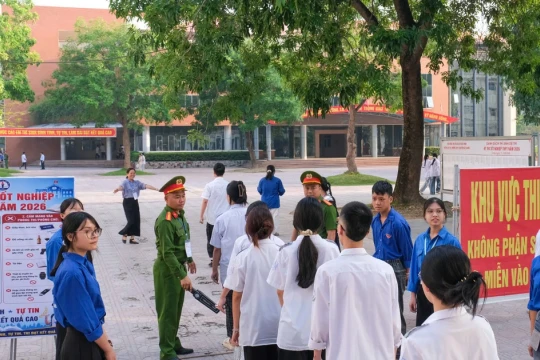 Máy quét cầm tay góp phần bảo đảm kỳ thi tốt nghiệp THPT an toàn, công bằng