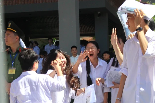 Những cung bậc cảm xúc của sĩ tử Hà Tĩnh trong Kỳ thi tốt nghiệp THPT 2026