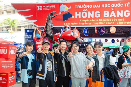 HIU tuyển sinh 45 ngành học năm 2026, học bổng lên đến 120 triệu đồng