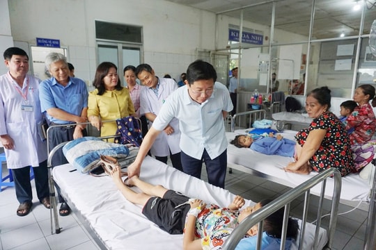 Vụ 81 người ngộ độc ở trường tiểu học: Phát hiện thức ăn nhiễm khuẩn