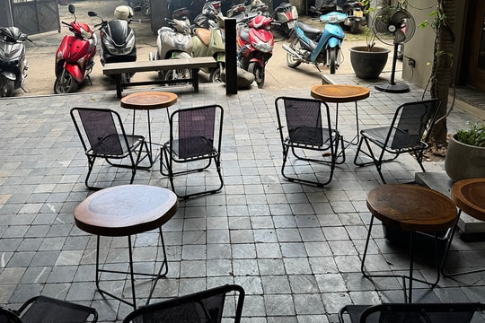 Chi trăm triệu làm khu ngồi ngoài trời, chủ quán cà phê rơi vào cảnh trớ trêu