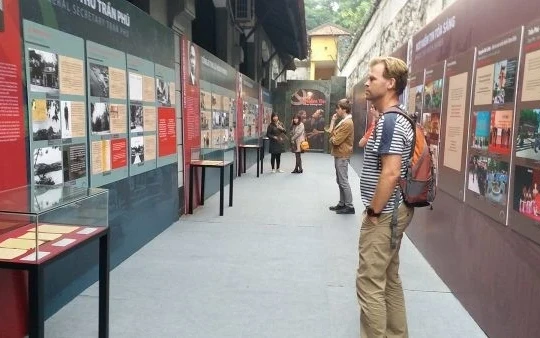 Trưng bày ‘Bút thép, lòng son’ tôn vinh Ngày Báo chí cách mạng Việt Nam
