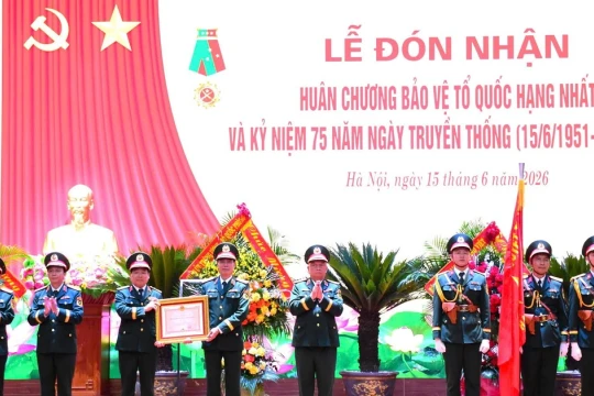 Học viện Hậu cần đón nhận Huân chương Bảo vệ Tổ quốc hạng Nhất