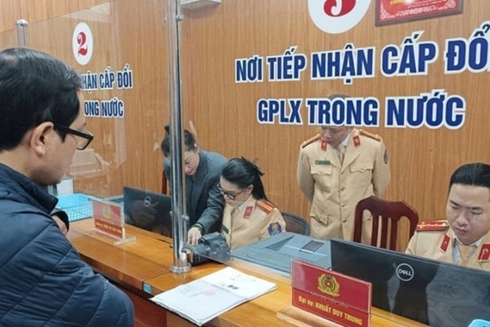 Bộ Công an vừa có đề xuất quan trọng liên quan đến bằng lái xe bản cứng của người dân