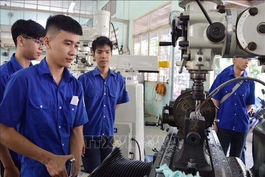 Tạo cơ sở pháp lý thống nhất về hoạt động của trường trung học nghề