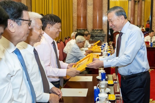 Tổng Bí thư, Chủ tịch nước: Báo chí cần làm cho xã hội bình tĩnh, tử tế hơn