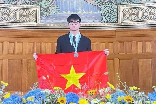 Nam sinh Phú Thọ đoạt Huy chương Bạc Olympic Vật lý châu Âu 2026