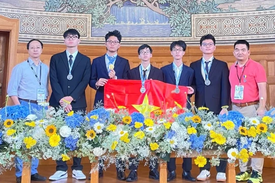 2 học sinh Bắc Ninh giành Huy chương Bạc Olympic Vật lí châu Âu 2026