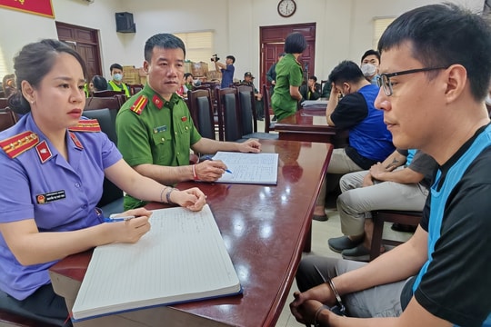 Công an lấy lời khai hàng trăm nghi phạm trong đường dây lừa đảo bán hợp đồng kỳ nghỉ