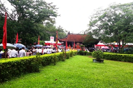 Chính điện Lam Kinh hút du khách sau phục dựng