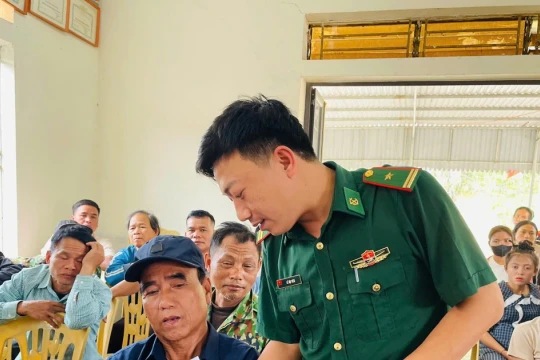 Bộ đội Biên phòng giúp người dân vùng cao Nghệ An chuyển đổi số