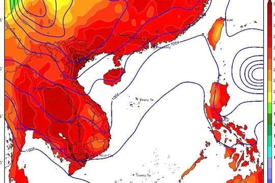 Nắng nóng đỉnh điểm, miền Bắc có nơi gần 40 độ C