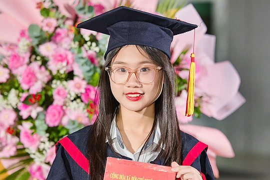 Cú 'hat-trick' chuyên Anh của nữ sinh đạt 8.5 IELTS