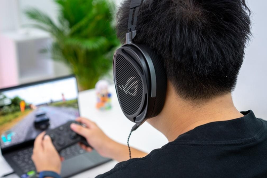 Đeo tai nghe liên tục nhiều giờ: Bí quyết chọn tai nghe gaming và headphones chuẩn để bảo vệ thính lực