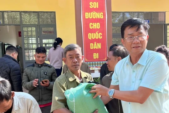 Trường PTDTBT THCS Đinh Núp nâng bước trò vùng cao bằng tri thức và yêu thương