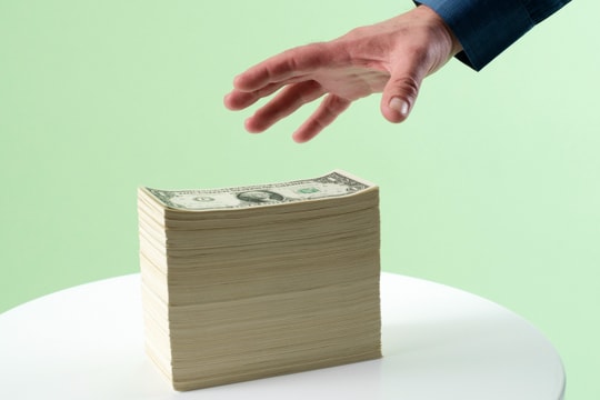 Cuối tháng 6 có loạt tin VUI cực bất ngờ: 3 con giáp như dát VÀNG trên người, tiền TÀI tuôn trào