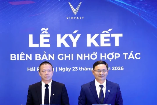 Trường ĐH Công nghệ Thông tin và Truyền thông hợp tác toàn diện với Vinfast