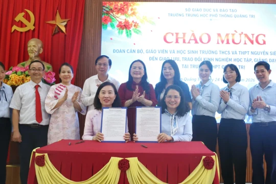 Nhịp cầu giáo dục nối Hà Nội với miền 'đất lửa' Quảng Trị