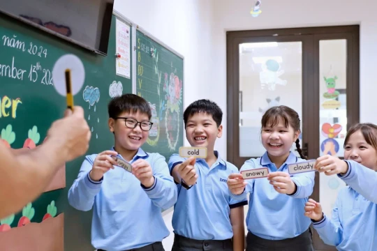 Khung pháp lý cho giáo dục tăng cường