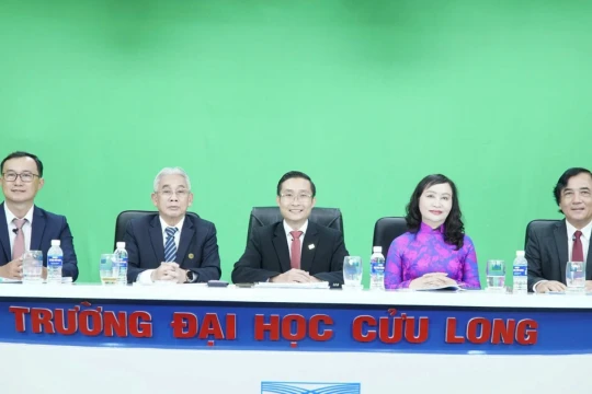 Tư vấn trực tuyến đồng hành cùng thí sinh 2k8 quyết định tương lai