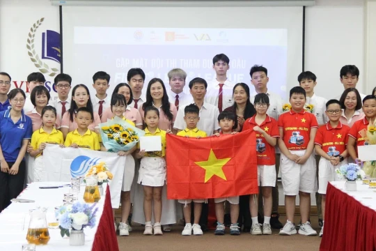 Học sinh Hải Phòng mang khát vọng công nghệ Việt ra đấu trường robot quốc tế