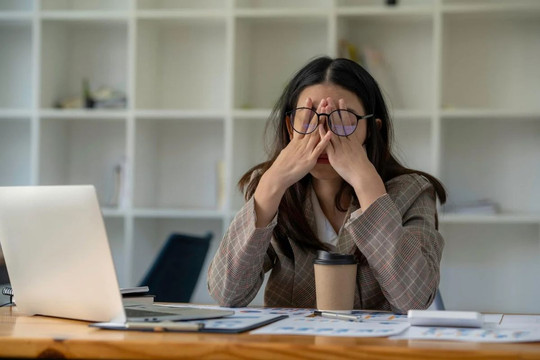 Gặp HẠN sức khỏe Hè 2026 - Tử vi nhắc nhẹ, 3 tuổi này dễ nhập viện bất ngờ, tinh thần và thể chất xuống dốc!