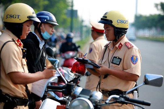Từ ngày mai, 4 lỗi vi phạm giao thông tăng mức xử phạt tại Hà Nội, người dân chú ý