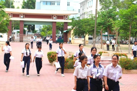 Gần 4.900 thí sinh ‘đua’ suất vào trường chuyên Lâm Đồng