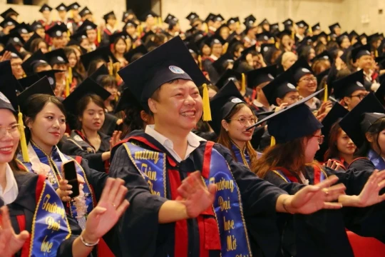 Hiệu trưởng Trường Đại học Mở Hà Nội nhắn gửi 4 điều cốt lõi với các tân khoa