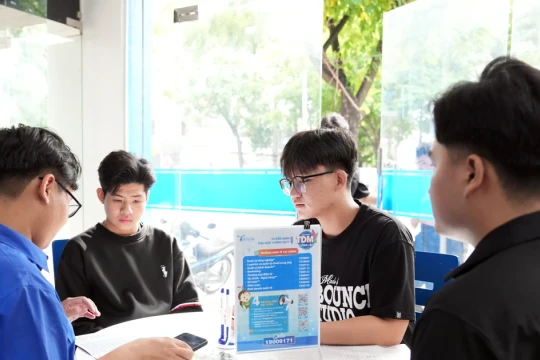 Điểm chuẩn đại học biến động ra sao?