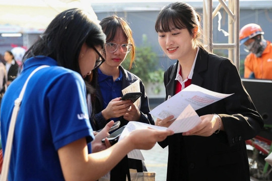 26 điểm khối A00 tương đương 100 điểm HSA