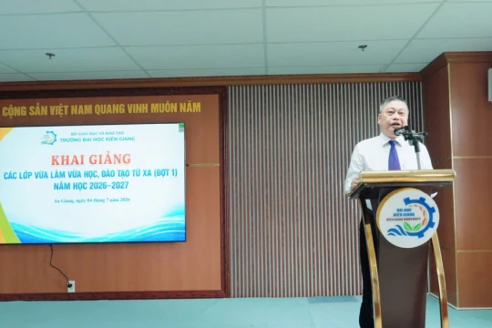Trường ĐH Kiên Giang khai giảng các lớp vừa làm vừa học, đào tạo từ xa