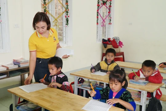 Điểm tựa chính sách 'giữ chân' giáo viên vùng khó