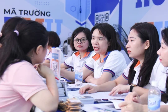 Thí sinh nên chia nguyện vọng xét tuyển thành ba nhóm