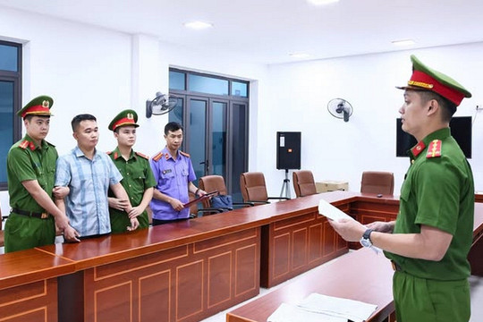 Bắt khẩn cấp một giáo viên vụ điểm thi toán cao bất thường ở Tuyên Quang