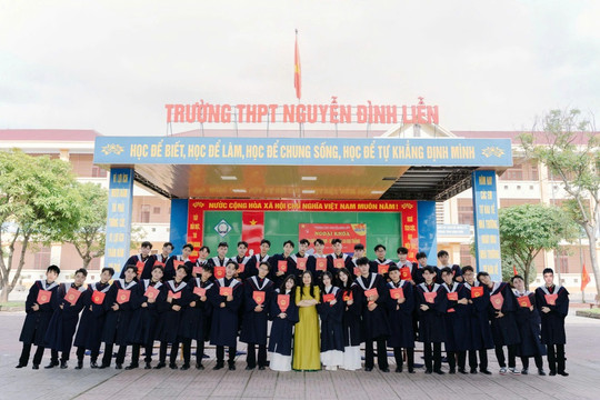 Lý do một lớp không chuyên có 9 em đạt điểm 10 môn toán