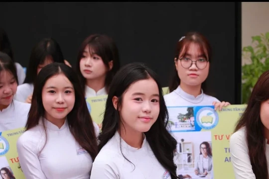Hành trình 'làm lại' và những bảng điểm vượt kỳ vọng của học viên hệ GD thường xuyên