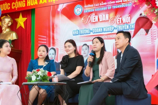 Kết nối nhà trường, doanh nghiệp và truyền thông, nâng cao chất lượng đào tạo