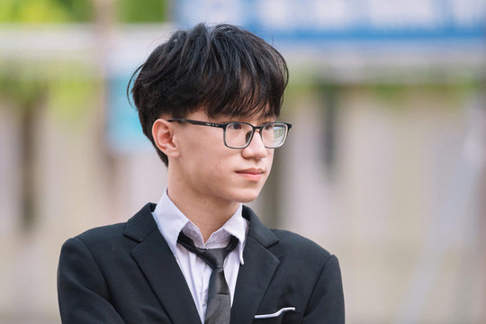 Thủ khoa Nghệ An với 'cú đúp' giải nhất học sinh giỏi Toán, Lý