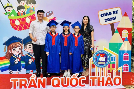Lần đầu tiên có 3 chị em sinh ba cùng đậu lớp 6 Trần Đại Nghĩa