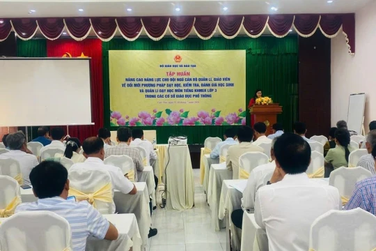 Nâng cao năng lực dạy học Tiếng Khmer cho cán bộ, giáo viên