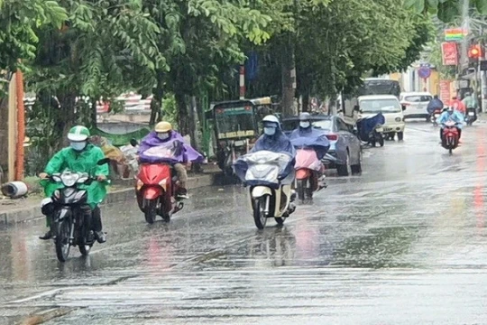 Dự báo thời tiết ngày 9/7: Bắc Bộ mưa dông, Trung Bộ nắng nóng