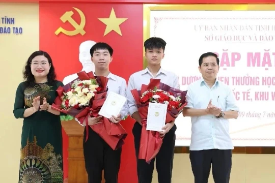 Hà Tĩnh tuyên dương học sinh đạt thành tích xuất sắc tại các kỳ thi quốc tế