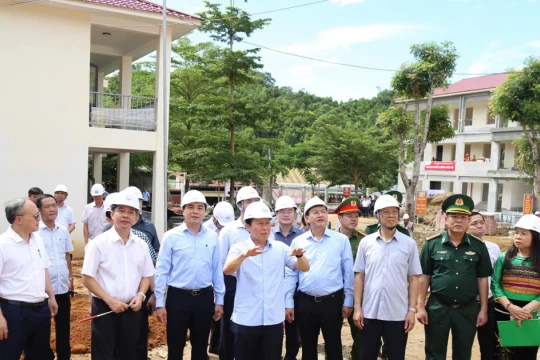 Phó Thủ tướng yêu cầu hoàn thành trường nội trú vùng biên Thanh Hoá trước năm học mới