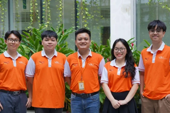 Sinh viên Trường Đại học Việt Đức giành giải Nhất cuộc thi quốc tế về dữ liệu